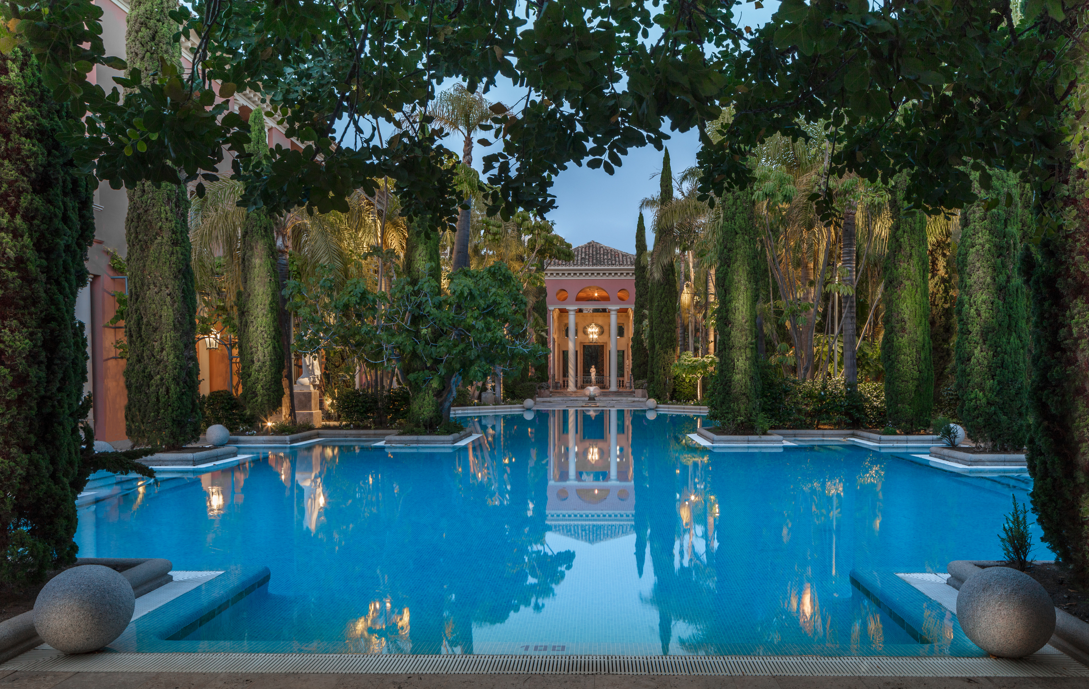 Anantara_Villa_Padierna_Palace_Pool_Twilight.jpg